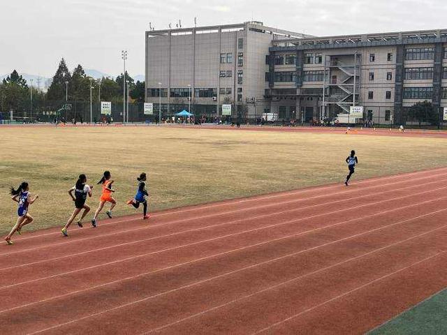 杭州11岁女生跑出国家二级水平(杭州女生200米跑出国家一级标准)